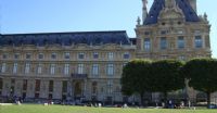 Visite en extérieur sur l’histoire  du Palais du Louvre  (à découvrir en famille). Le samedi 5 septembre 2015 à Paris01. Paris.  14H30